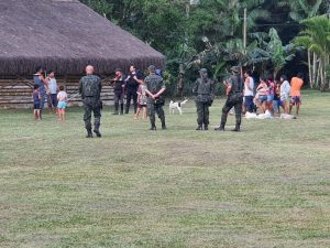 PM Ambiental resgata três pessoas mantidas em cárcere privado por indígenas em Ubatuba