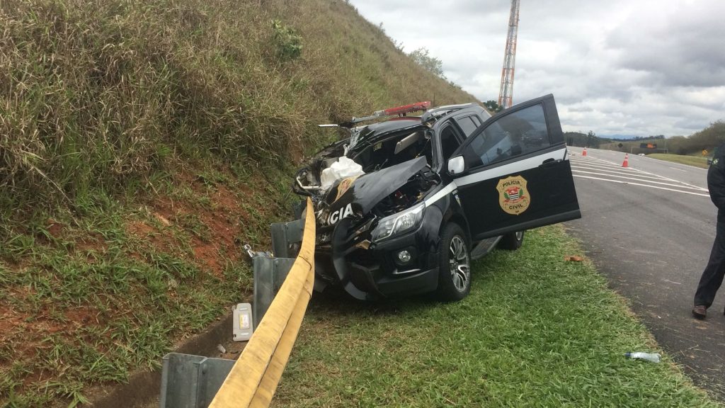 Policial Civil de São José dos Campos morre em acidente na Rodovia Carvalho Pinto em Jacareí