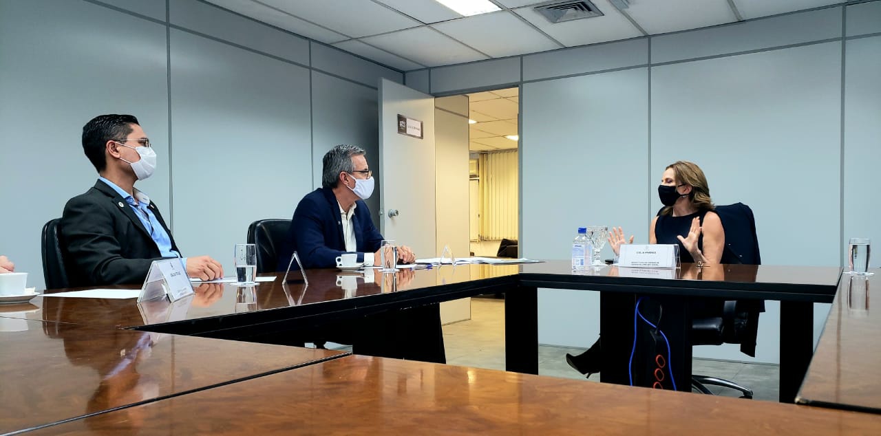 Prefeito vai em busca do Bom Prato para Guaratinguetá