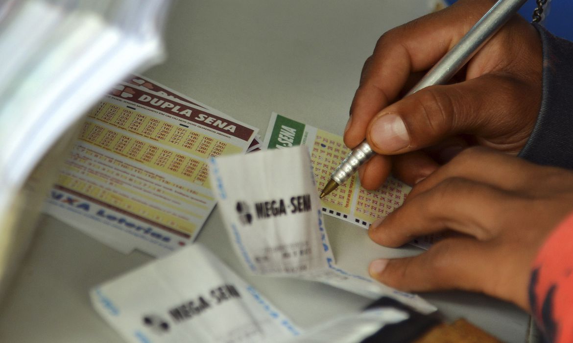 Duas apostas levam a Mega-Sena e vão dividir prêmio de R$ 94 milhões