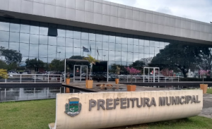 Os servidores estão há cinco meses sem cesta básica em Pindamonhangaba