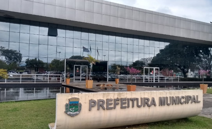 Servidores estão há cinco meses sem cesta básica em Pindamonhangaba