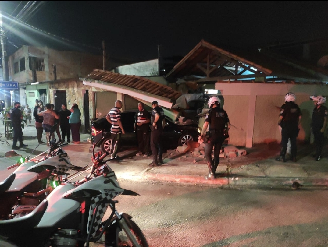 Motorista é agredido por destruir muro de casa em São José dos Campos