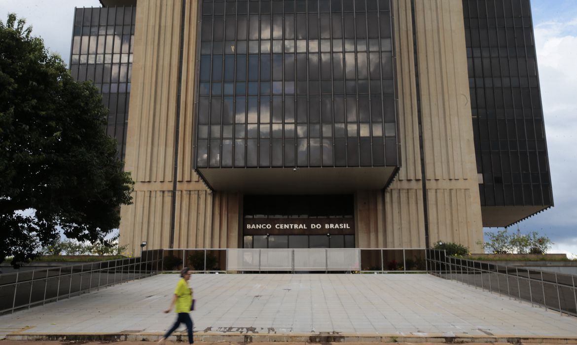 Mercado financeiro prevê crescimento econômico de 3,96% neste ano