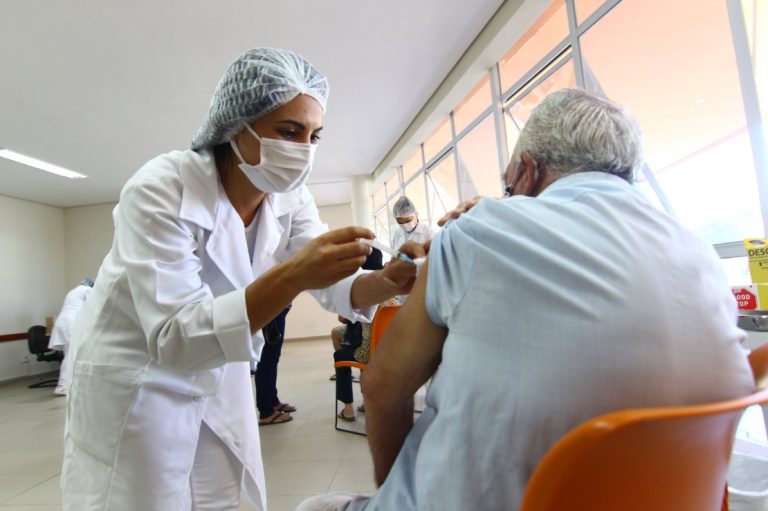 Dia "D" da vacinação para aplicação da segunda dose da vacina contra a Covid-19