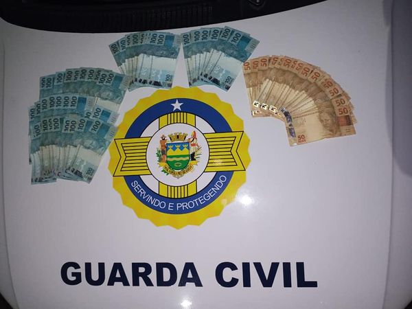 GCM apreende quase R$ 6 mil em Taubaté
