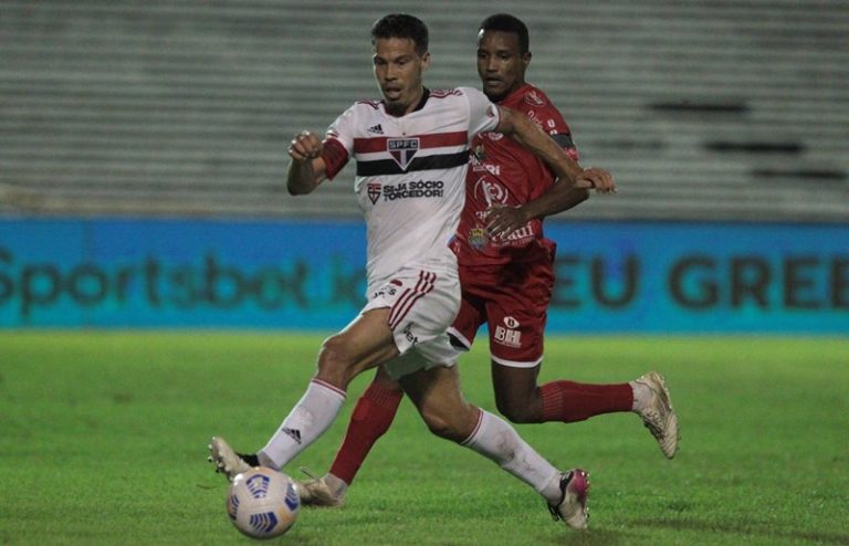 São Paulo dá vexame na estreia da Copa do Brasil