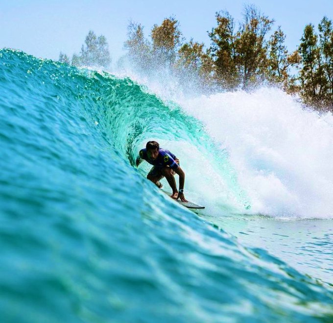 Filipe Toledo supera Medina na final e fatura título do Surf Ranch Pro