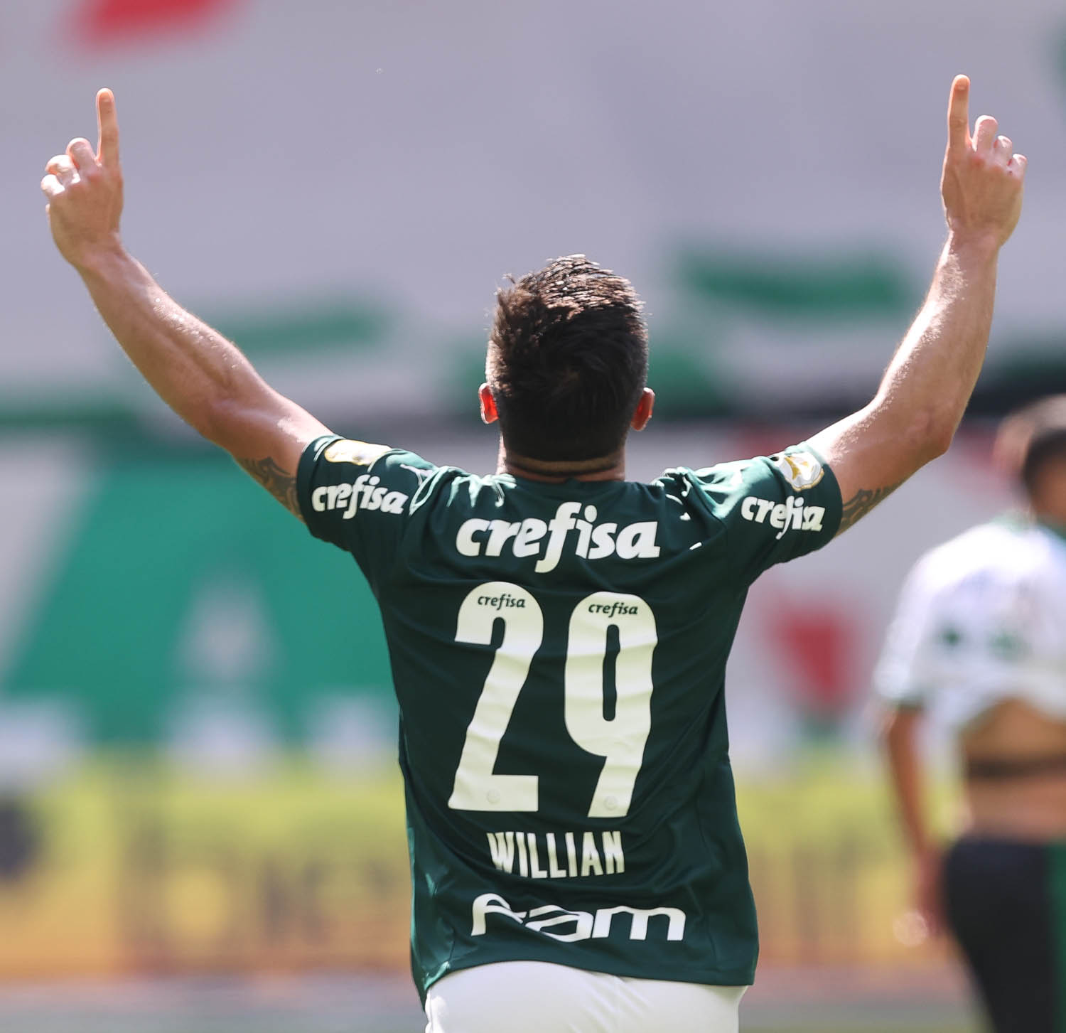 Palmeiras derrota o América-MG por 2 a 1, de virada
