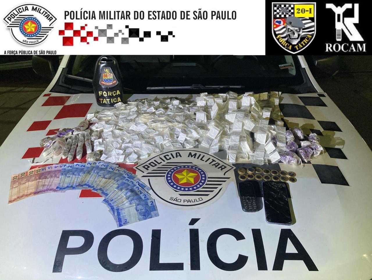 Homem é preso com quase 1 kg de drogas por Caraguatatuba