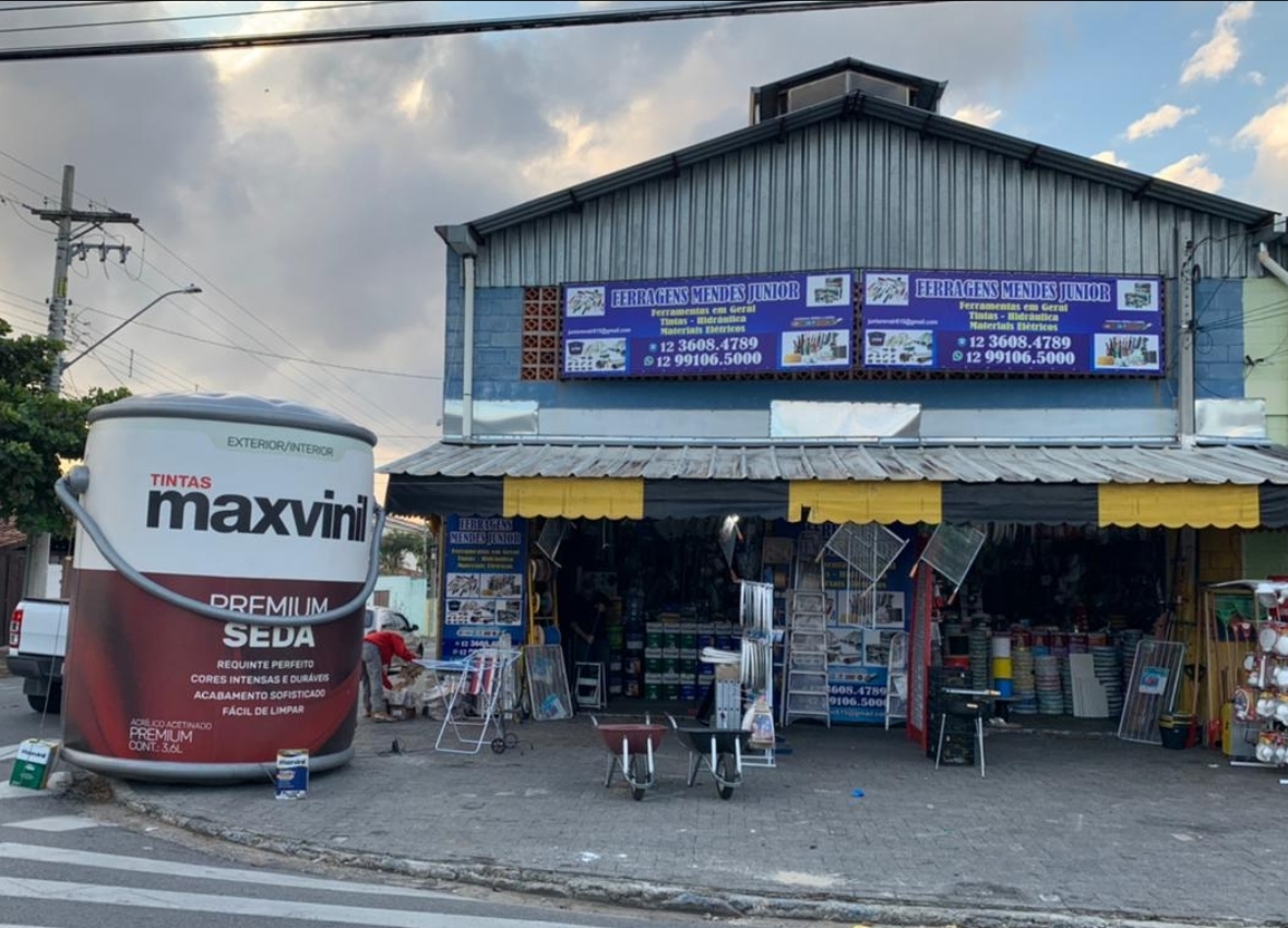 Bandidos furtam loja em Taubaté e levam mais de R$ 40 mil em mercadorias