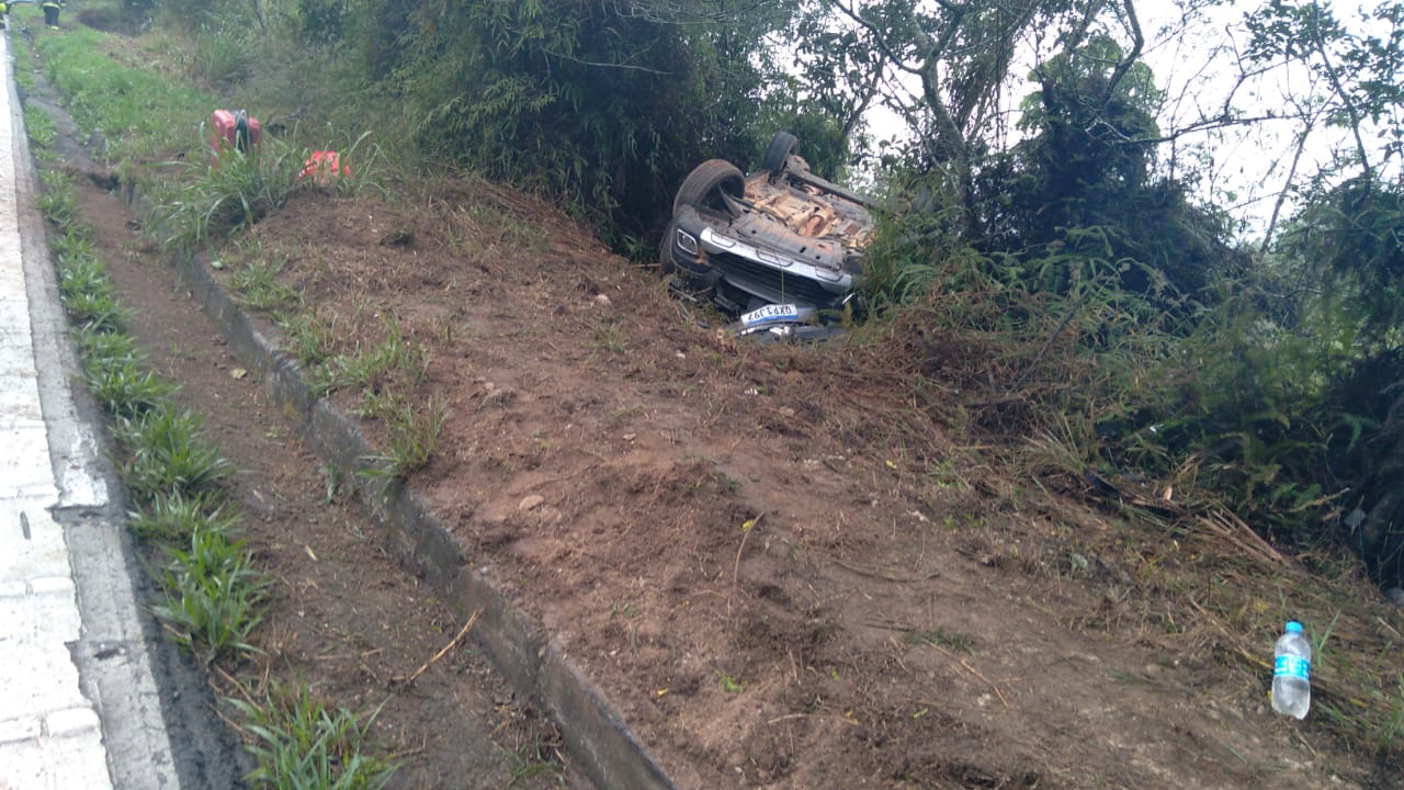 Motociclista morre após bater em guincho na estrada de Campos do Jordão