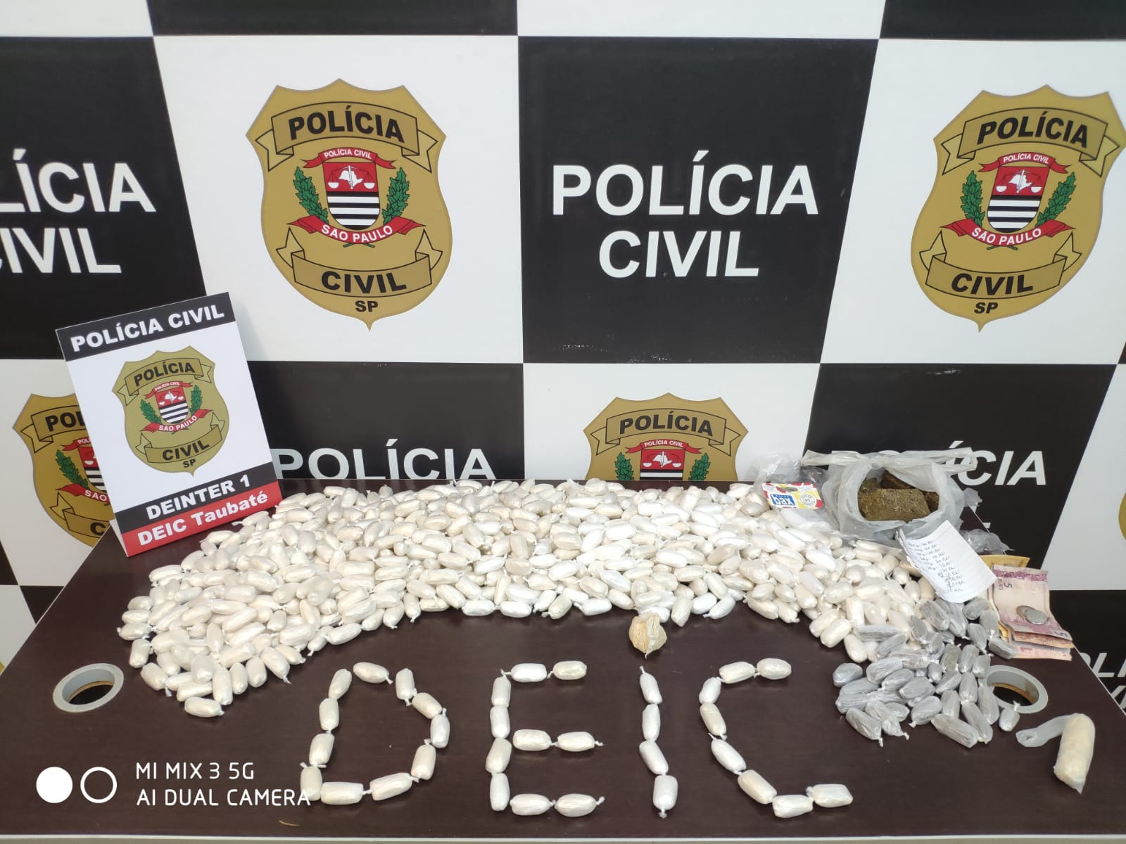 Operação Narcos apreende drogas e um carro em Taubaté