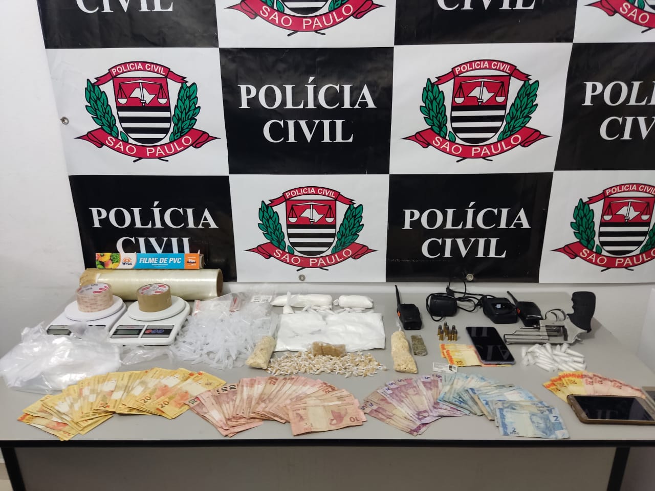 Polícia Civil prende 5 pessoas por tráfico de drogas em Caçapava