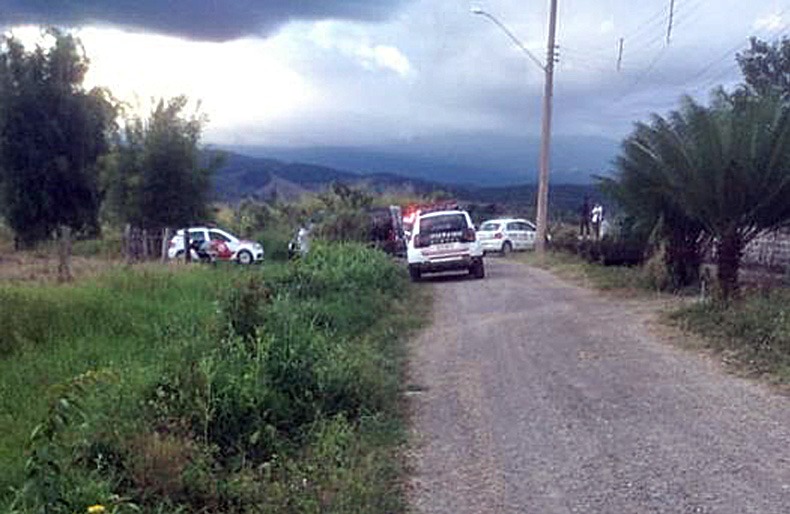 Mulher é encontrada morta com corpo carbonizado em Pindamonhangaba