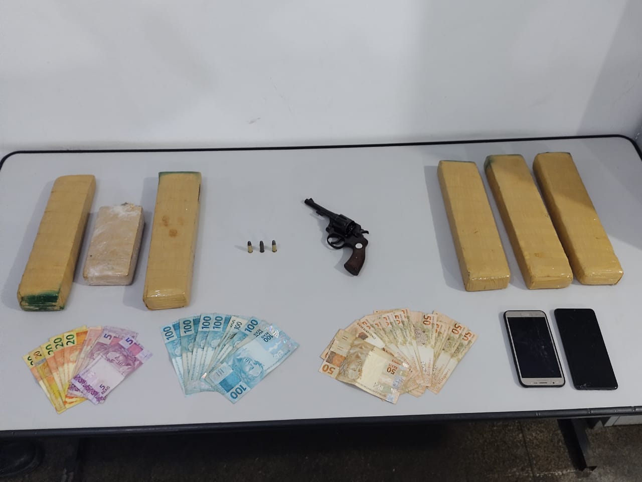 Motoboy é preso com maconha ao invés de pizza em Jacareí