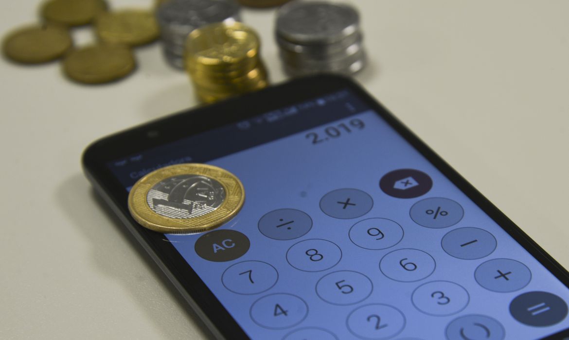 Mercado financeiro aumenta previsão para a Selic