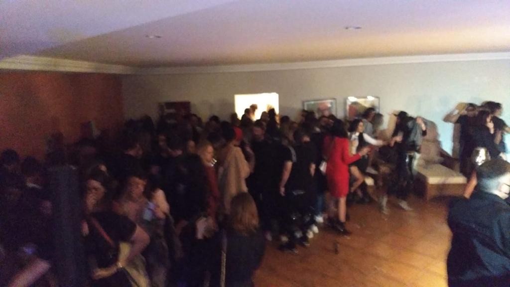 Polícia acaba com festa em casa de luxo de Campos do Jordão com 300 pessoas