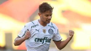 Com gol de Scarpa, Palmeiras bate Sport