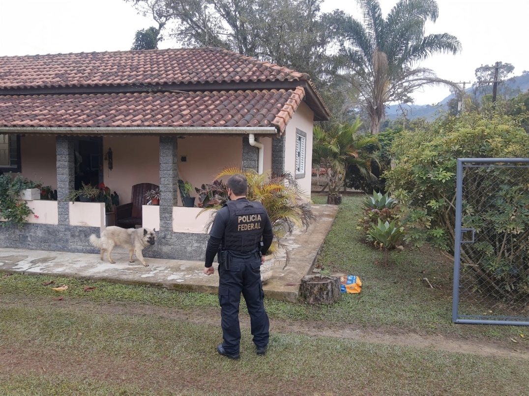 Polícia Federal cumpre mandados em Guaratinguetá com a finalidade de reprimir a caça de animais silvestres