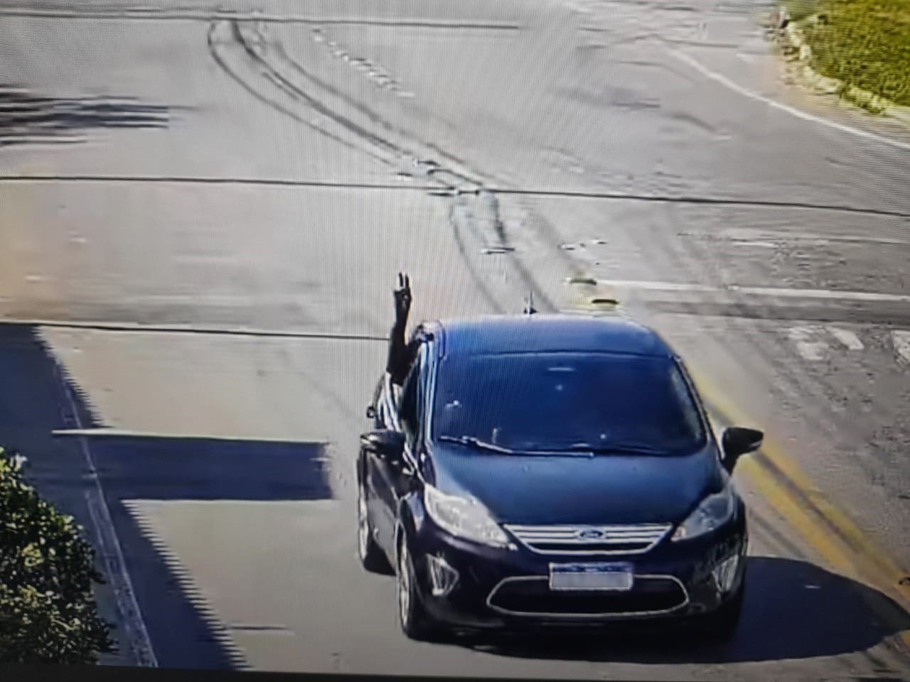COI de Pindamonhangaba ajuda a identificar autores de roubo e acha procurado pela Justiça