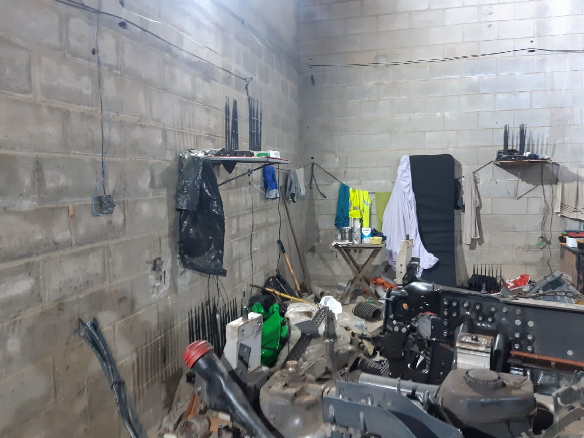 PRF prende quadrilha de desmanche de caminhão na Via Dutra, em Jacareí