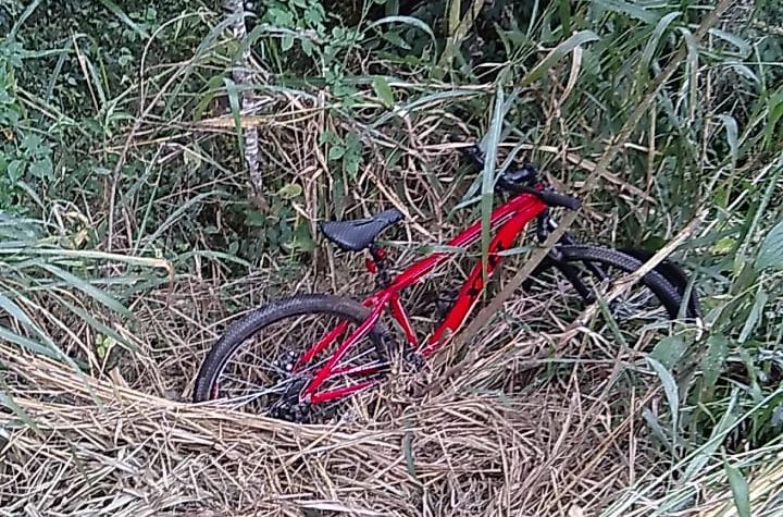 Ciclista atropelada na Estrada de Campos do Jordão não resiste a ferimentos e morre. Ciclistas iam em direção a Aparecida