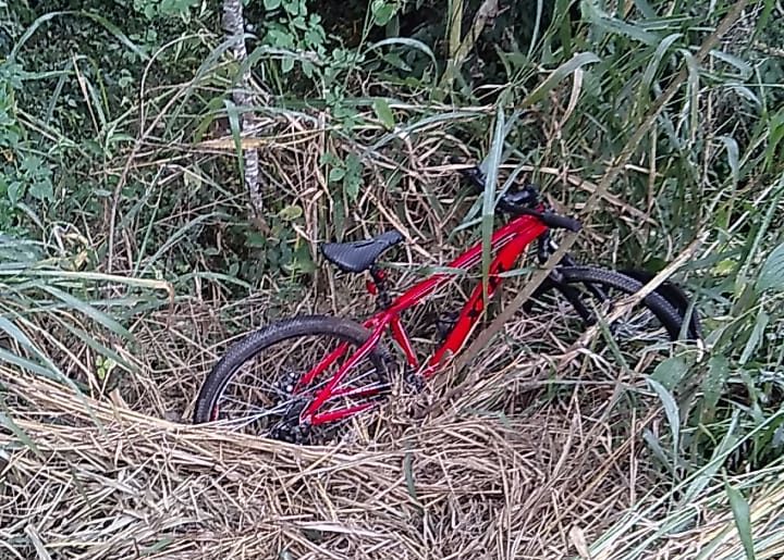 Ciclista atropelada na Estrada de Campos do Jordão não resiste a ferimentos e morre. Ciclistas iam em direção a Aparecida