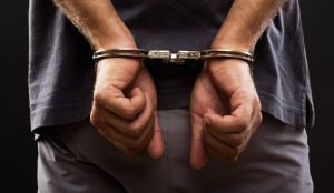 Procurado por homicídio e roubo tenta subornar GCM's em São José dos Campos