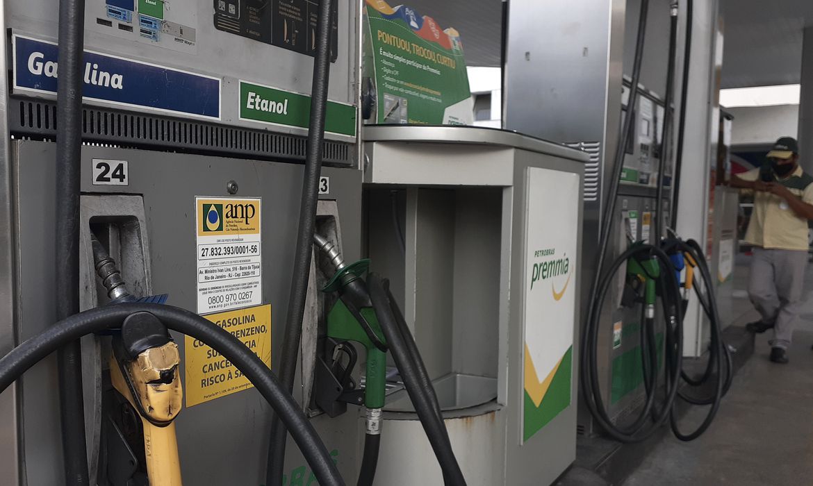 Jacareí e São José dos Campos estão entre as cidades com a gasolina mais barata do Brasil