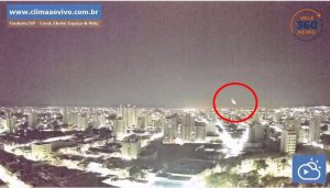 Câmeras flagram meteoro explodindo no céu de Taubaté e outros quatro estados