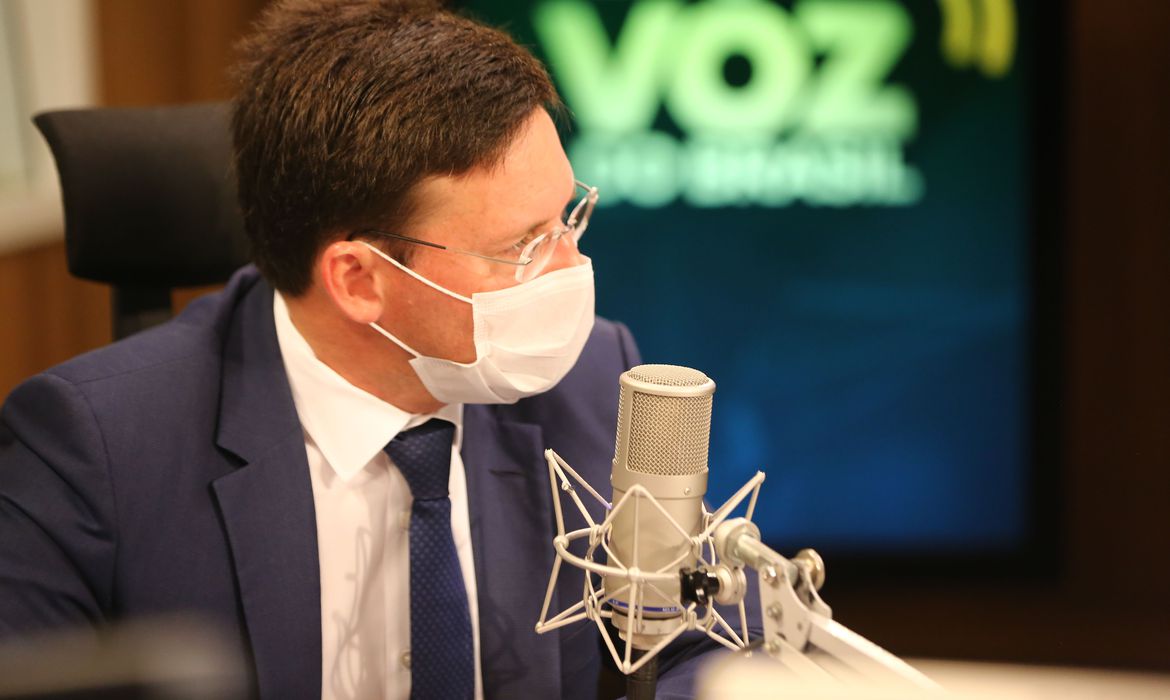 Novo programa social deve ser lançado em novembro, diz Ministro