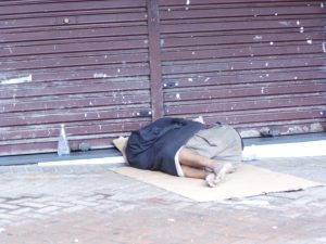 Morador de rua é encontrado morto em Ubatuba