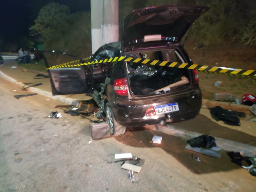 Acidente deixa um morto e dois feridos graves na rodovia Oswaldo Cruz em Taubaté