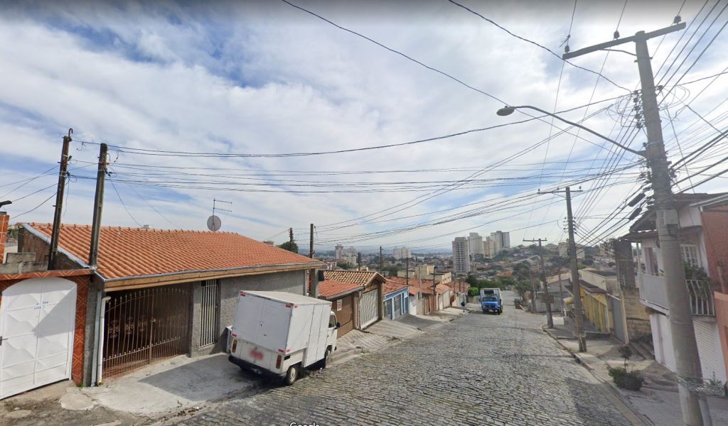 Homem, de 21 anos, é morto em frente a um bar em Jacareí