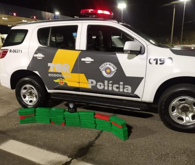 Polícia Rodoviária apreende 32 kg de maconha na rodovia dos Tamoios