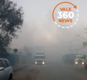 Incêndio destrói galpão de recicláveis em Jacareí