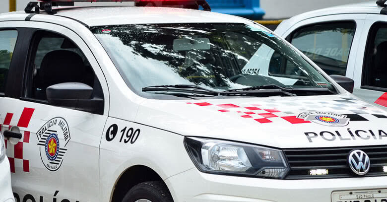Homem é golpeado a facadas após briga e morre em Pindamonhangaba