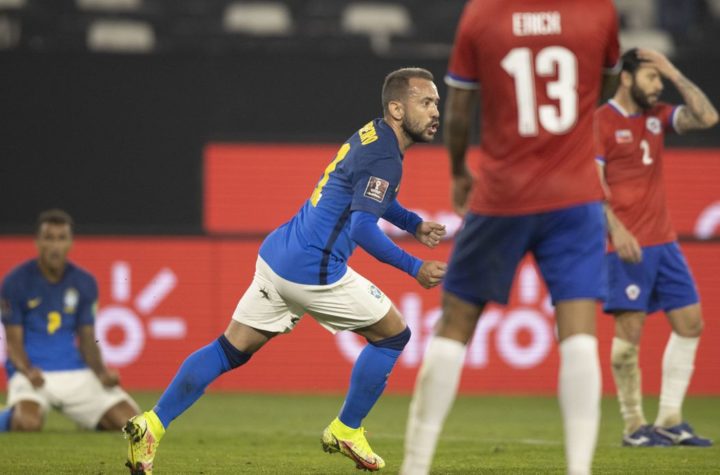 Mesmo jogando mal, Brasil vence Chile