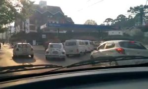 Falta combustível e preço chega a R$ 8,18 pela madrugada em postos de São José dos Campos