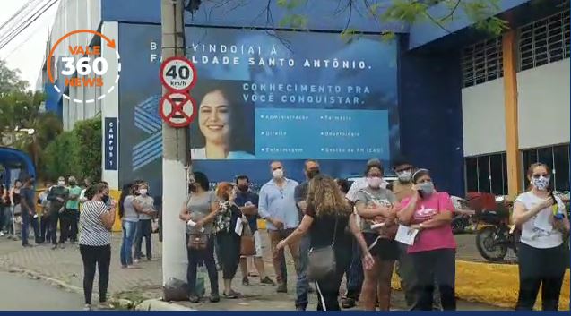 Doses de vacina são insuficientes e geram enormes filas para a imunização em Caçapava