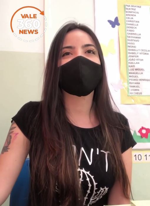 Professora de Taubaté bomba na internet com chamada de alunos
