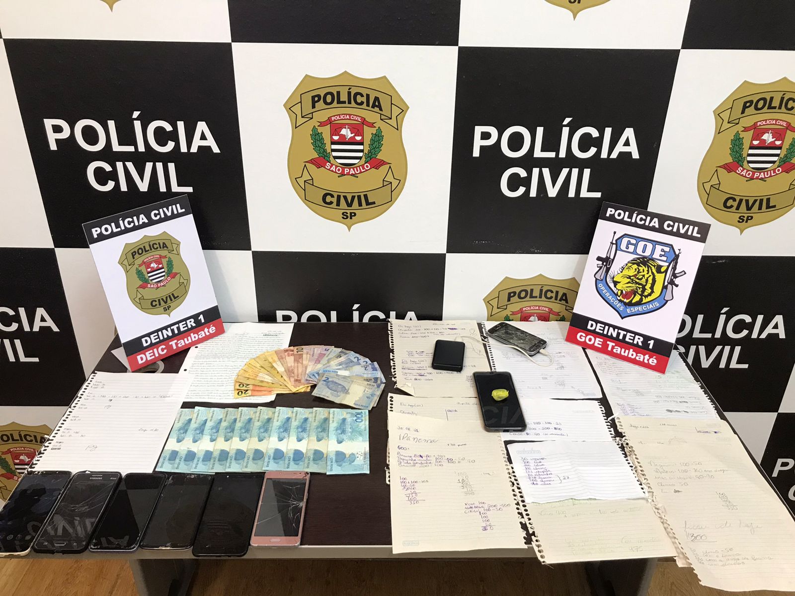 Polícia apreende celulares que podem esclarecer série de homicídios em Taubaté