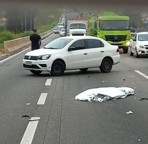 Motociclistas morrem na Via Dutra, em São José dos Campos, em acidentes distintos