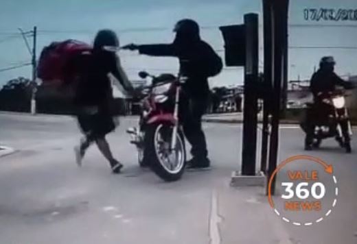 Motociclistas têm motos roubadas à mão armada em Jacareí em dias consecutivos