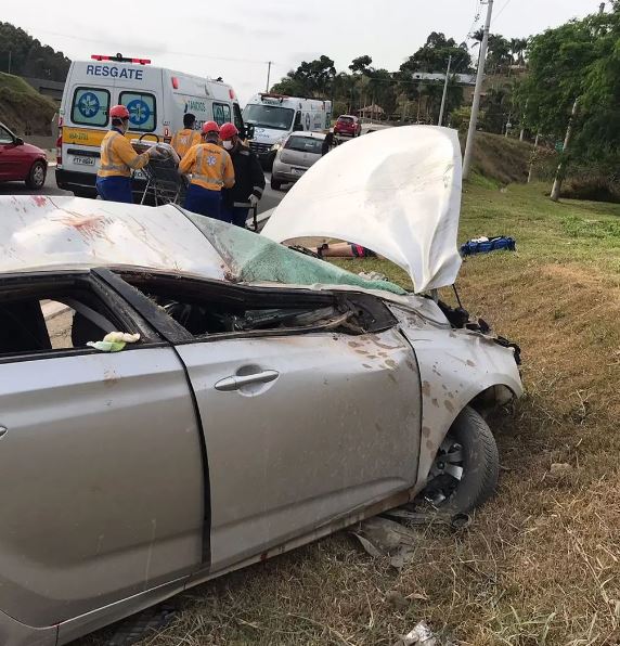 Agilidade no atendimento do Águia salva vida de cinco pessoas na Rodovia do Tamoios em Paraibuna
