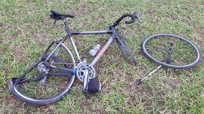 Ciclistas são atropelados na Via Dutra no trecho entre Jacareí e São José dos Campos e um morre