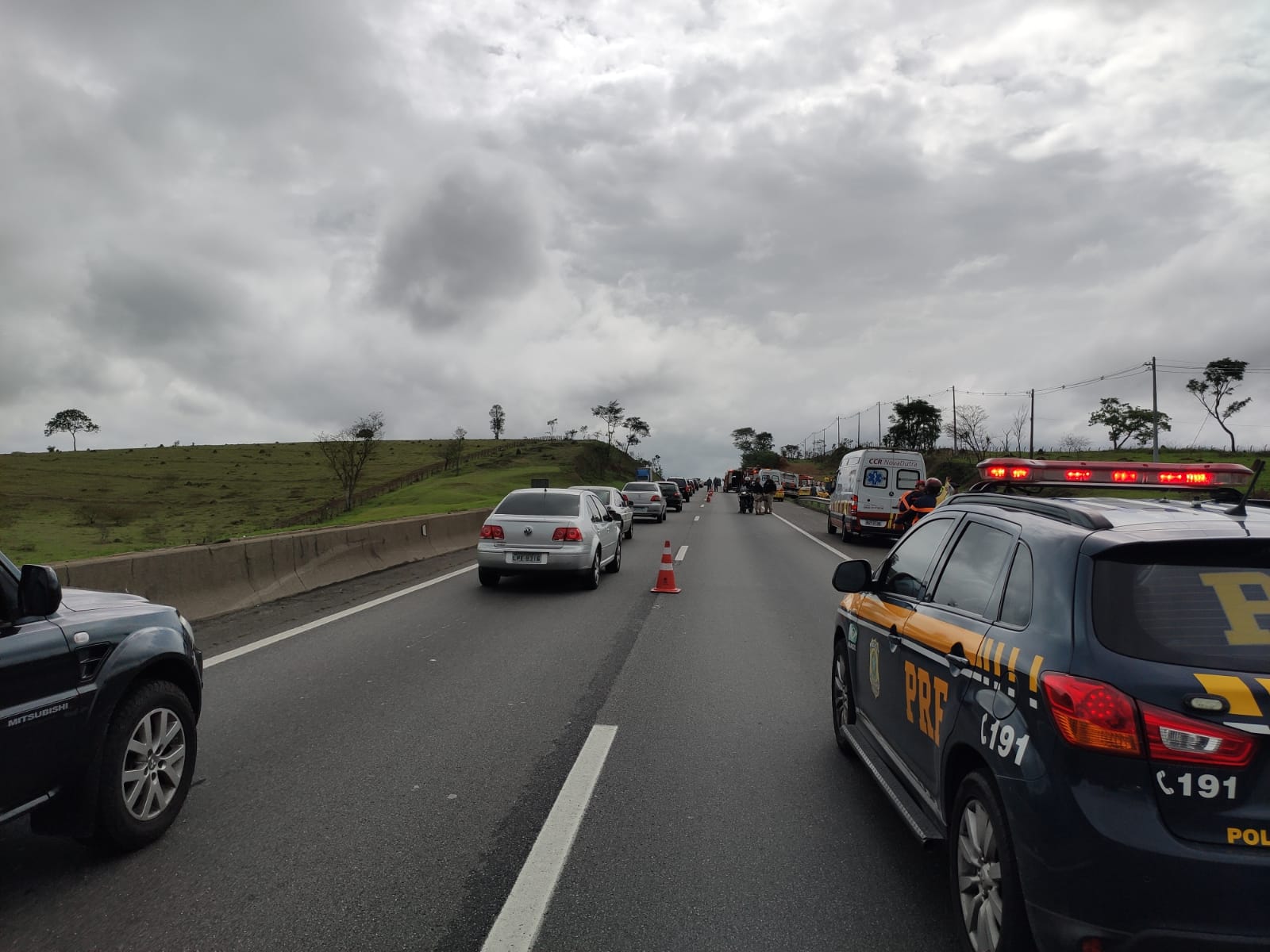 Romeiro de Taubaté recusa atendimento após atropelamento na Via Dutra em Aparecida. São 18 atropelamentos na rodovia e 4 mortes