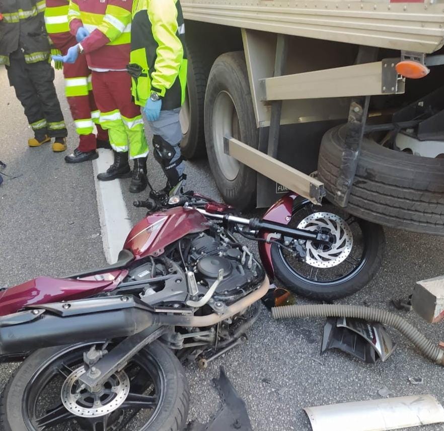 Motociclista morre em acidente com cinco veículos na Via Dutra em Aparecida