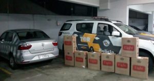 8 mil maços de cigarro do Paraguai são apreendidos na rodovia dos Tamoios em Jambeiro